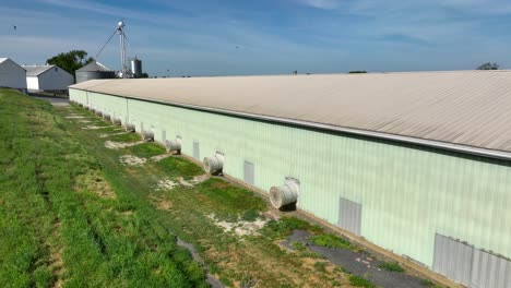 Green-barn-on-USA-farm