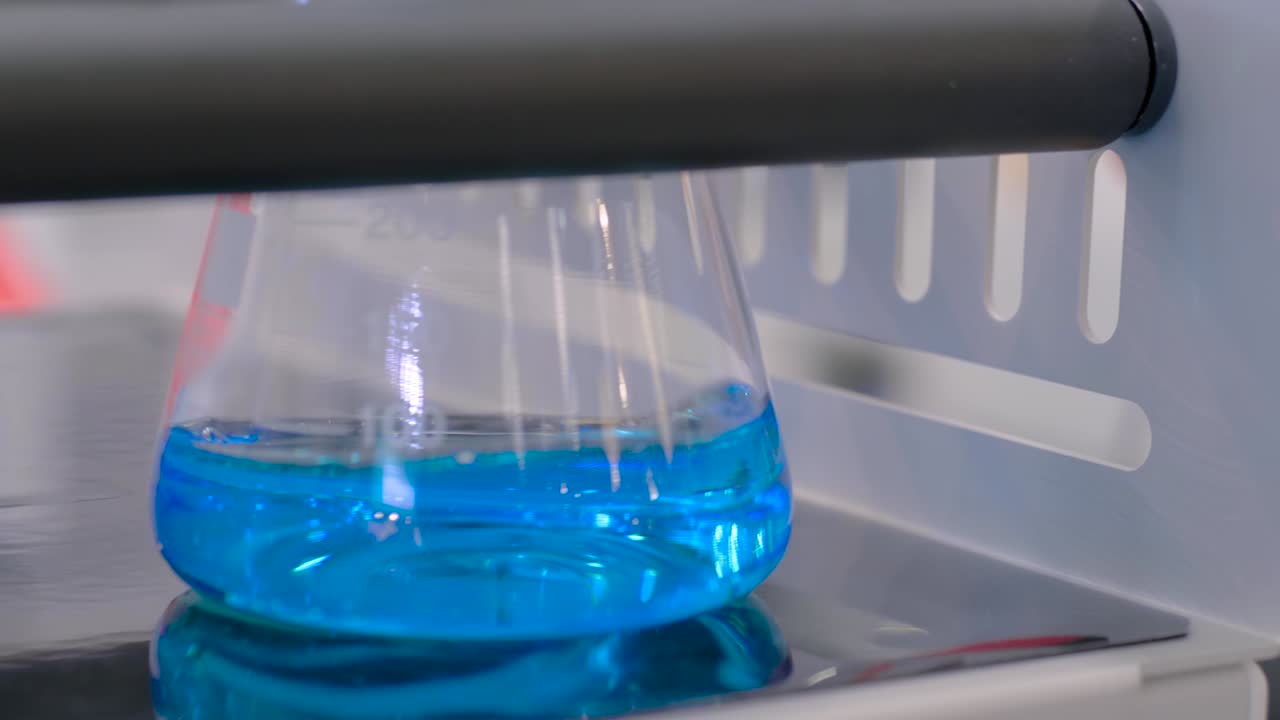 agitador orbital para mezclar, agitar y mezclar muestras biológicas en viales de vidrio