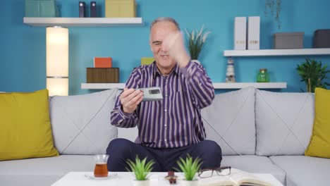 el viejo alegre se regocija.