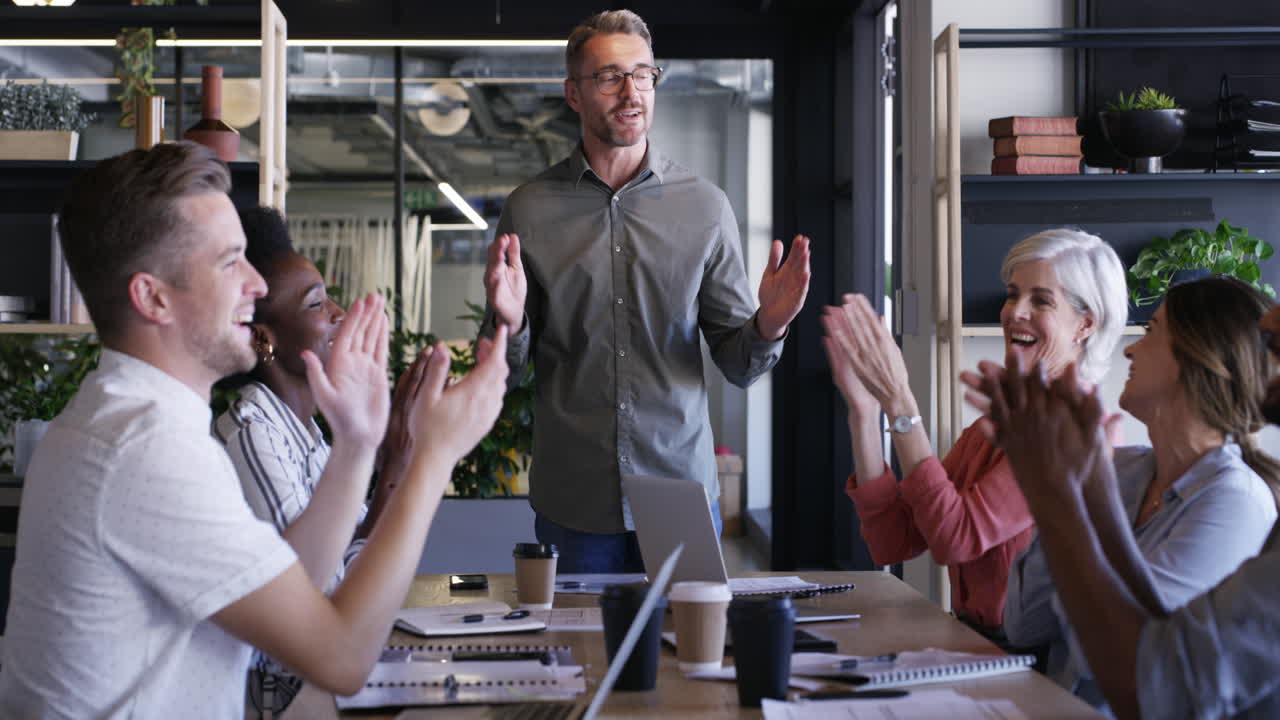 la aportación positiva crea resultados positivos