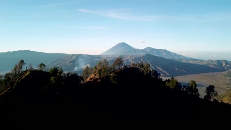 increíble toma de drones del volcán bromo en indonesia