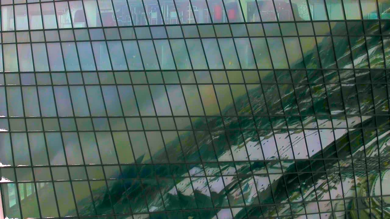 반사된 도시 사무실 창문 - 도시의 마천루 건축