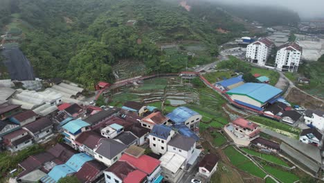 vista general del paisaje del distrito de brinchang dentro del área de cameron highlands de malasia