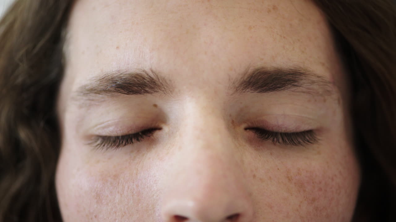 hombre, ojos y vista o visión con conciencia