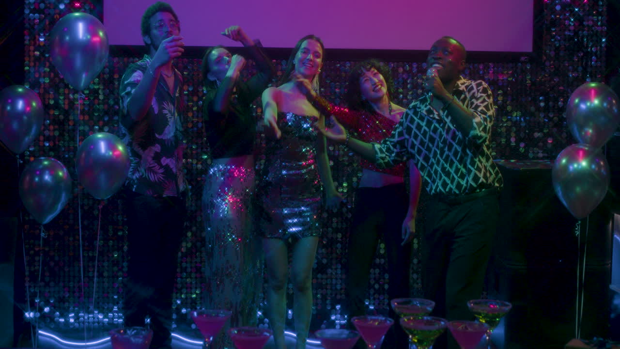 amigos en una fiesta