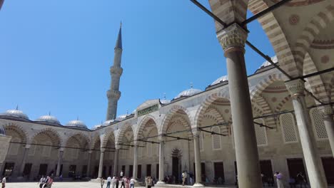 dentro de la mezquita azul en estambul