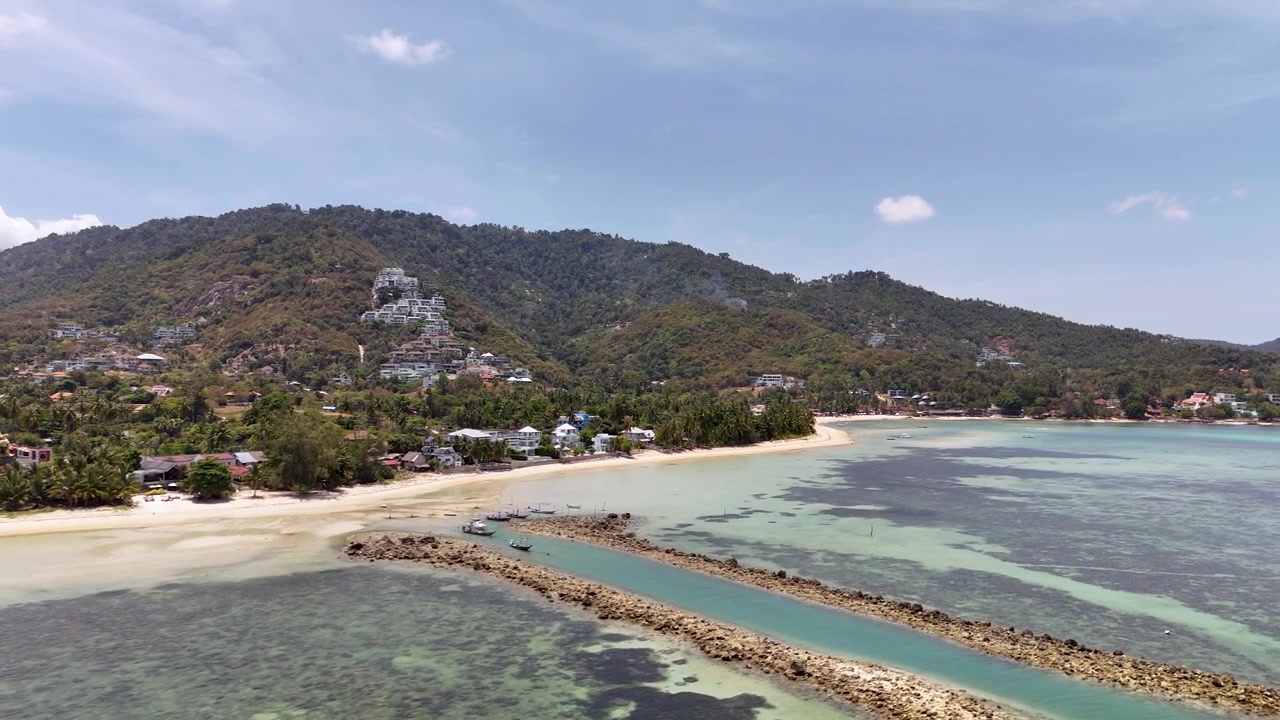 Quang cảnh Hua Thanon, Koh Samui nhìn từ biển, Thái Lan.