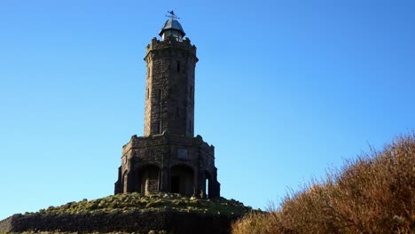 Darwen-Jubilee-Tower-Historisches-Wahrzeichen-Bunt-Hochland-Moorland-Heidelandschaft-Dolly-Left