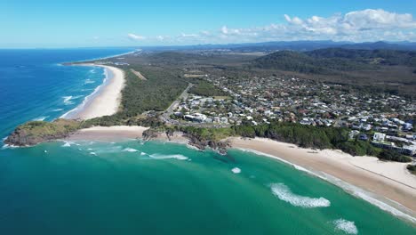 cabarita beach es un pueblo costero en el norte de nueva gales del sur, australia.