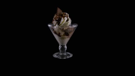 Taza-De-Helado-Con-Nueces-En-4k