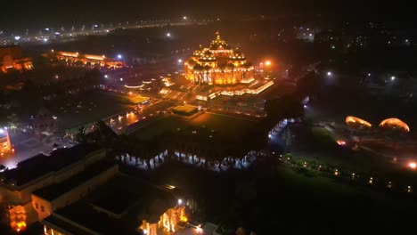 Swaminarayan-Akshardham-Mandir-In-Neu-Delhi,-Luftaufnahme