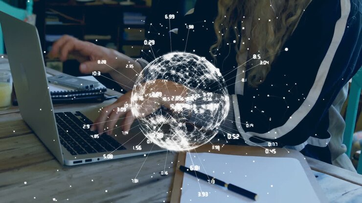 Animazione di una rete di connessioni e un globo su una donna caucasica che usa il laptop