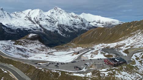 Großglockner-Hochalpenstraße-Und-Schneebedeckter-Gebirgspass-In-Den-österreichischen-Alpen---4K-Luftaufnahme