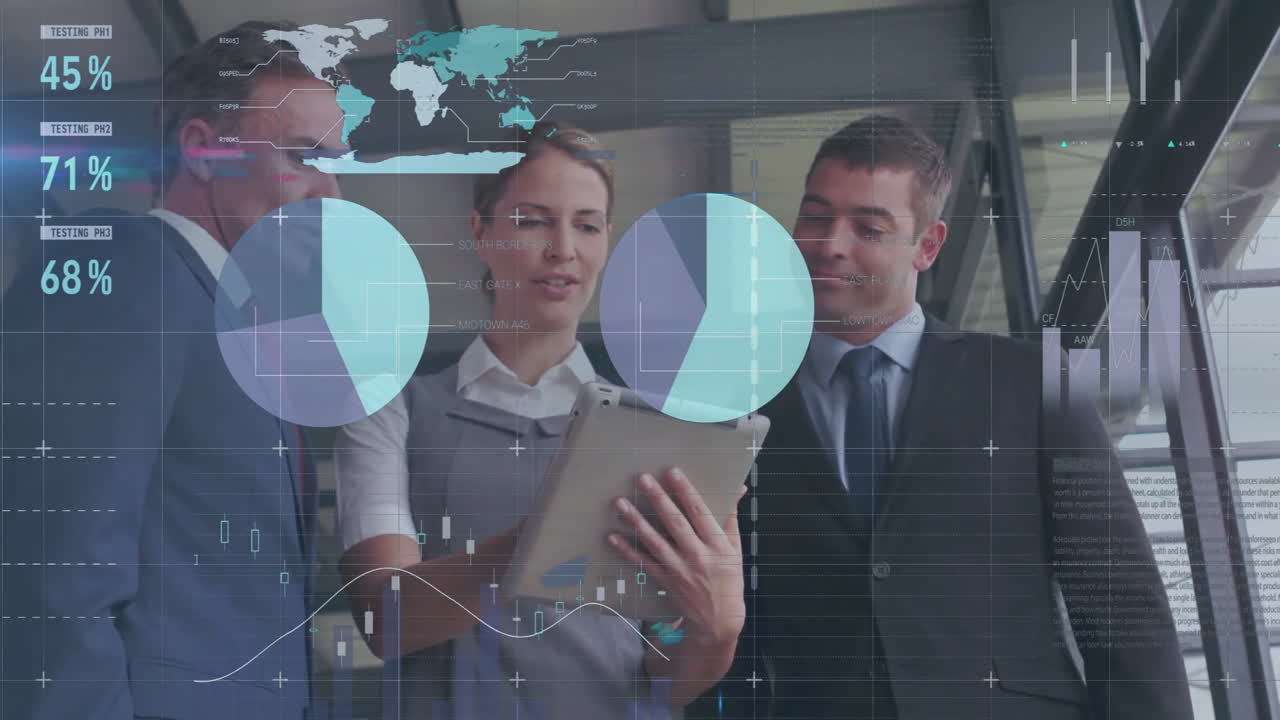 personas de negocios discutiendo datos en la tableta con animación de estadísticas financieras superpuesta
