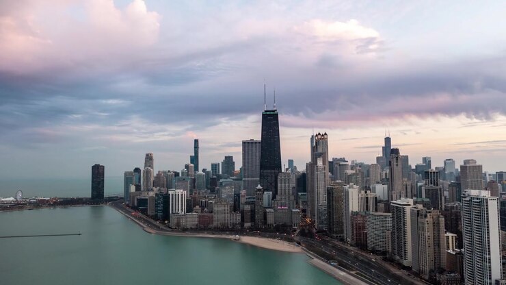 Hyperlapse aéreo de Chicago com o Lago Michigan e a Gold Coast