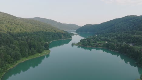 Picturesque-Nature-Scenery-Of-Doftana-River-And-Lush-Forest-Mountains-In-Prahova-County,-Muntenia,-Romania