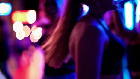 fiesta en un club nocturno