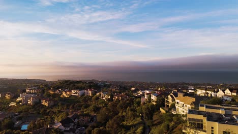 Aerial-Flyover-a-luxury-home-community-in-southern-california