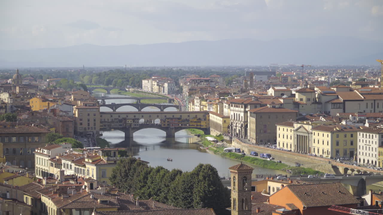 Veduta panoramica del Ponte Vecchio a Firenze, Italia