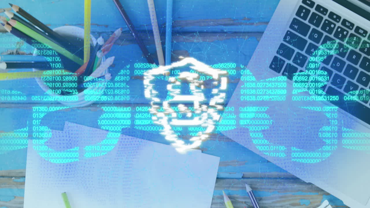 animación del icono del candado y la cadena de seguridad contra el equipo de oficina en superficie de madera