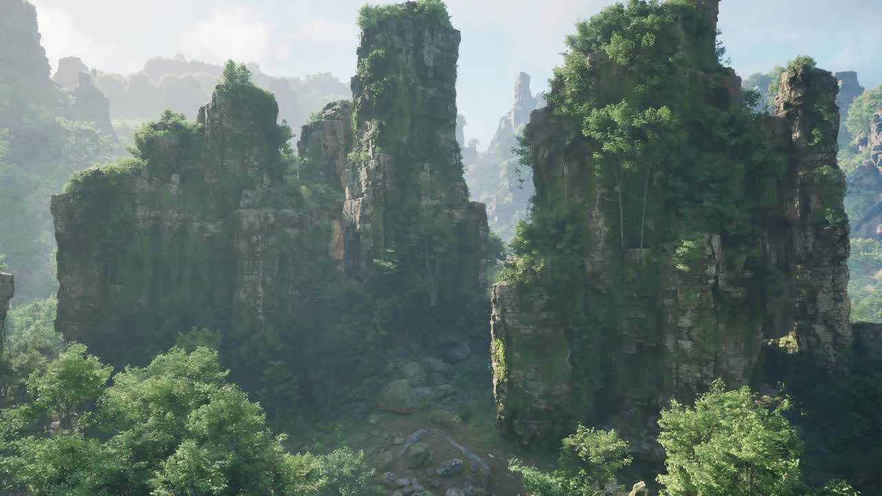 높은 절벽 과 울창 한 숲 이 있는 멋진 산경관