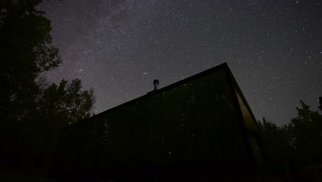 Estrellas-Fugaces---Lapso-De-Tiempo-De-Estrellas-En-El-Cielo-Nocturno-Con-Estrella-Fugaz