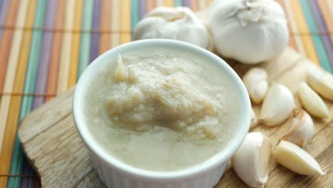 Nahaufnahme-Von-Knoblauch-Auf-Weißem-Hintergrund,