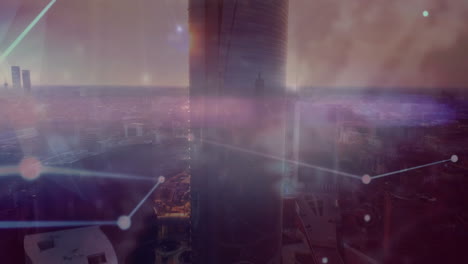 animación de la red de conexiones y senderos de luz contra la vista aérea del paisaje urbano