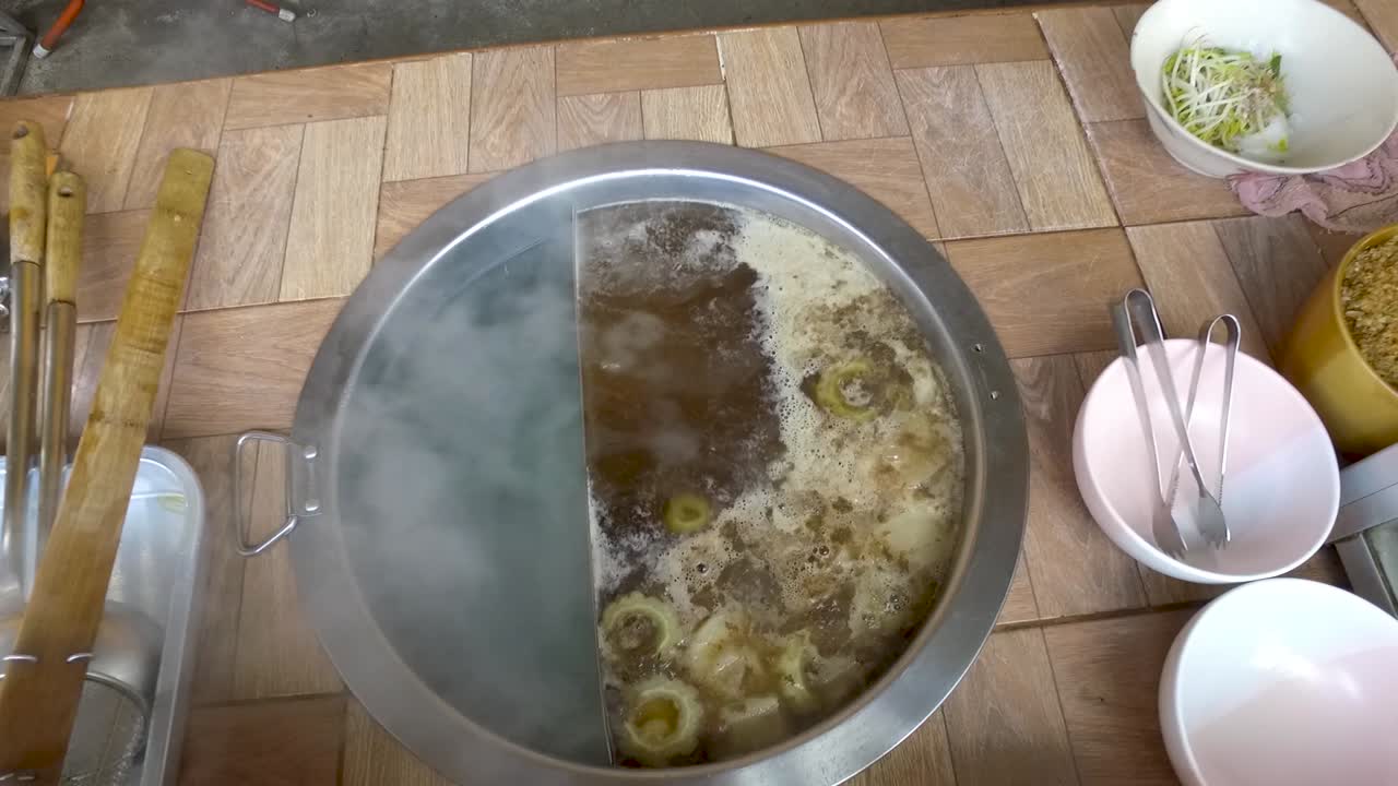 타이 호커 음식 수프 하향식, 짐벌 샷