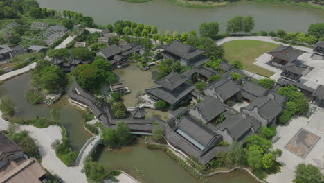 Typical-heritage-chinesse-buildings-with-gray-roofs