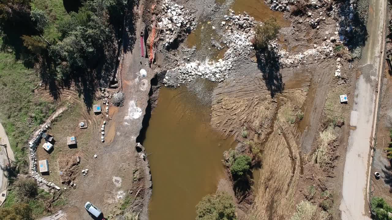 Re-construction of a river breakwater after recent floods and storms in Southern Europe