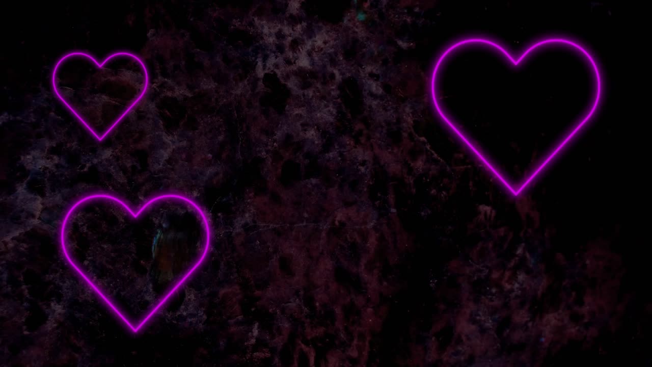 어두운 체리 꽃 배경 에  ⁇ 박이는 분홍색 네온 심장 의 애니메이션