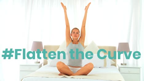 animación de las palabras ~ aplanar la curva sobre la mujer practicando yoga en la cama en casa.