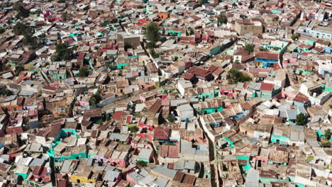 Casco-Antiguo-Y-Su-Densa-Arquitectura-En-Harar,-Etiopía---Disparo-De-Drones