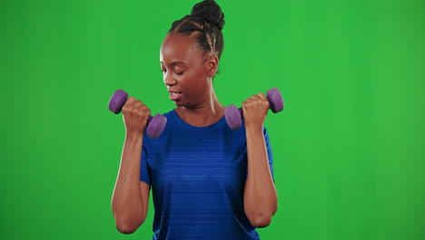 Mujer-Feliz,-Mancuerna-Y-Entrenamiento-En-Pantalla-Verde