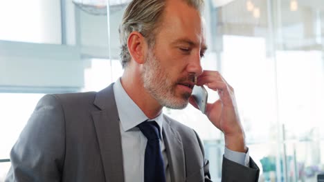man calling with smartphone