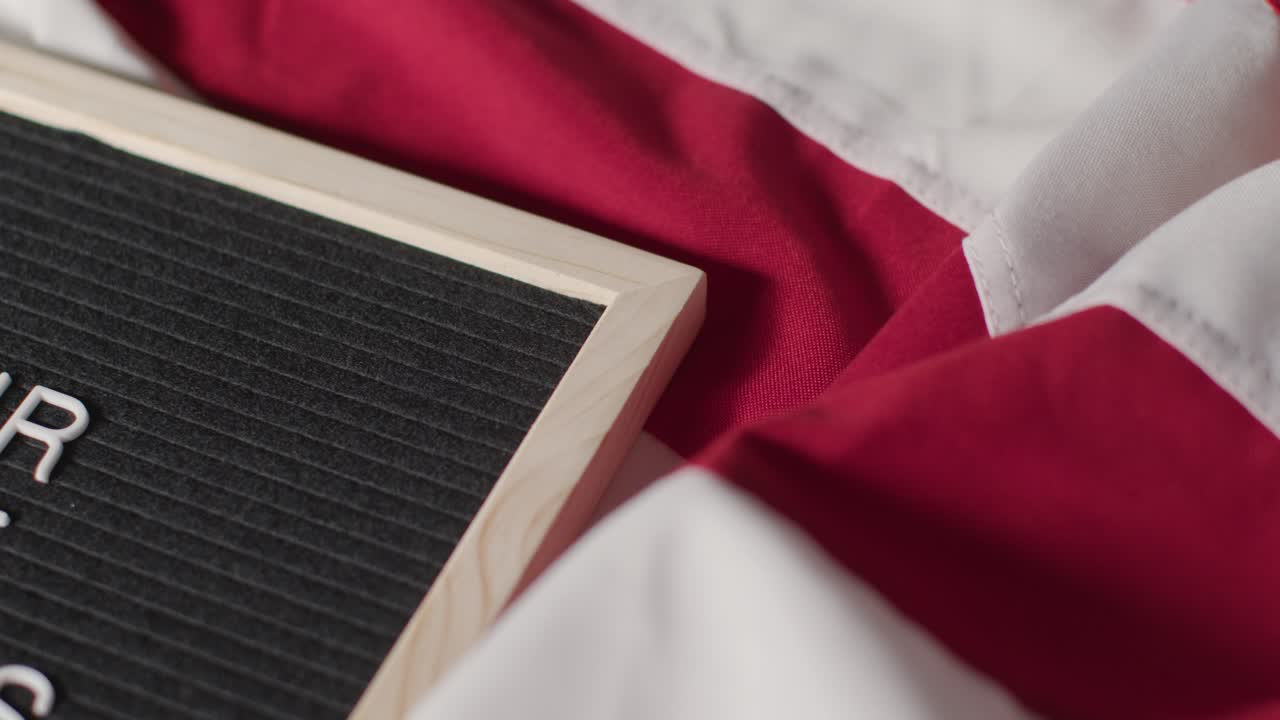 표지판의 클로즈업 읽기 당신의 투표 문제는 우리에게 누워 별과 줄무 ⁇   ⁇ 발 미국 선거 2024 1