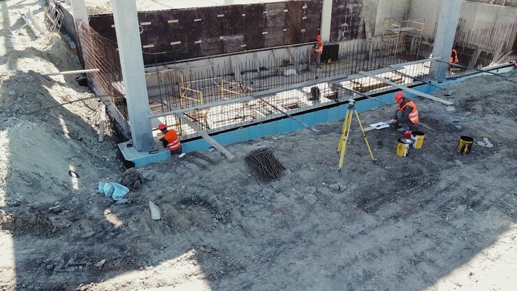 Trabajo de cimentación en una obra de construcción