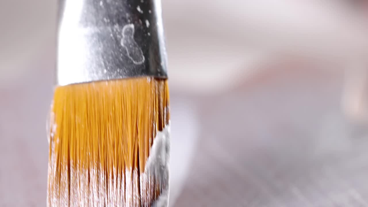 Artista professionista di home decor, filmato 4K al rallentatore