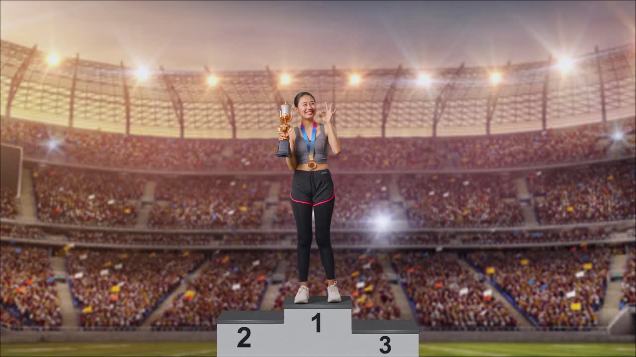 mujer ganando un trofeo en un podio en un estadio