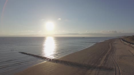 Antenne:-Der-Strand-Zwischen-Vlissingen-Und-Dishoek-Während-Des-Sonnenuntergangs