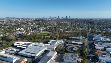 Establishing-drone-shot-of-Brisbane-City,-Grange-and-Lutwyche