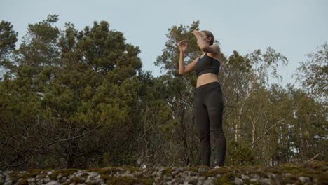 el atleta corrió hasta la línea de meta