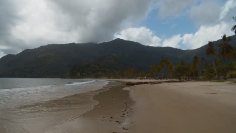 Amazing-time-lapse-of-Maracas-bay-the-most-popular-beach-in-Trindad,-home-to-great-tans,surf-and-bake-and-shark