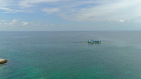 Tauchen-Sie-Ein-In-Das-Tiefblaue-Meer