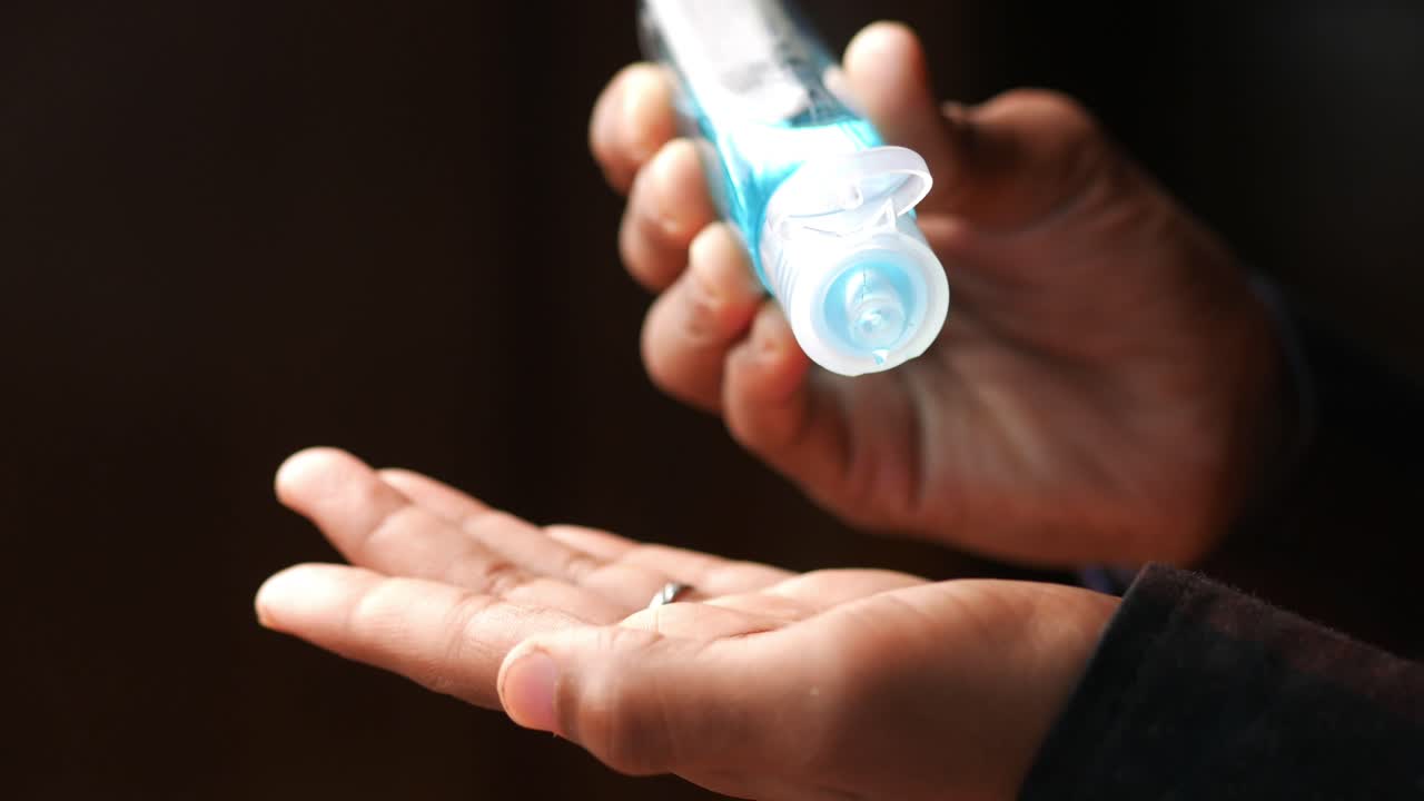 手洗い剤を塗る