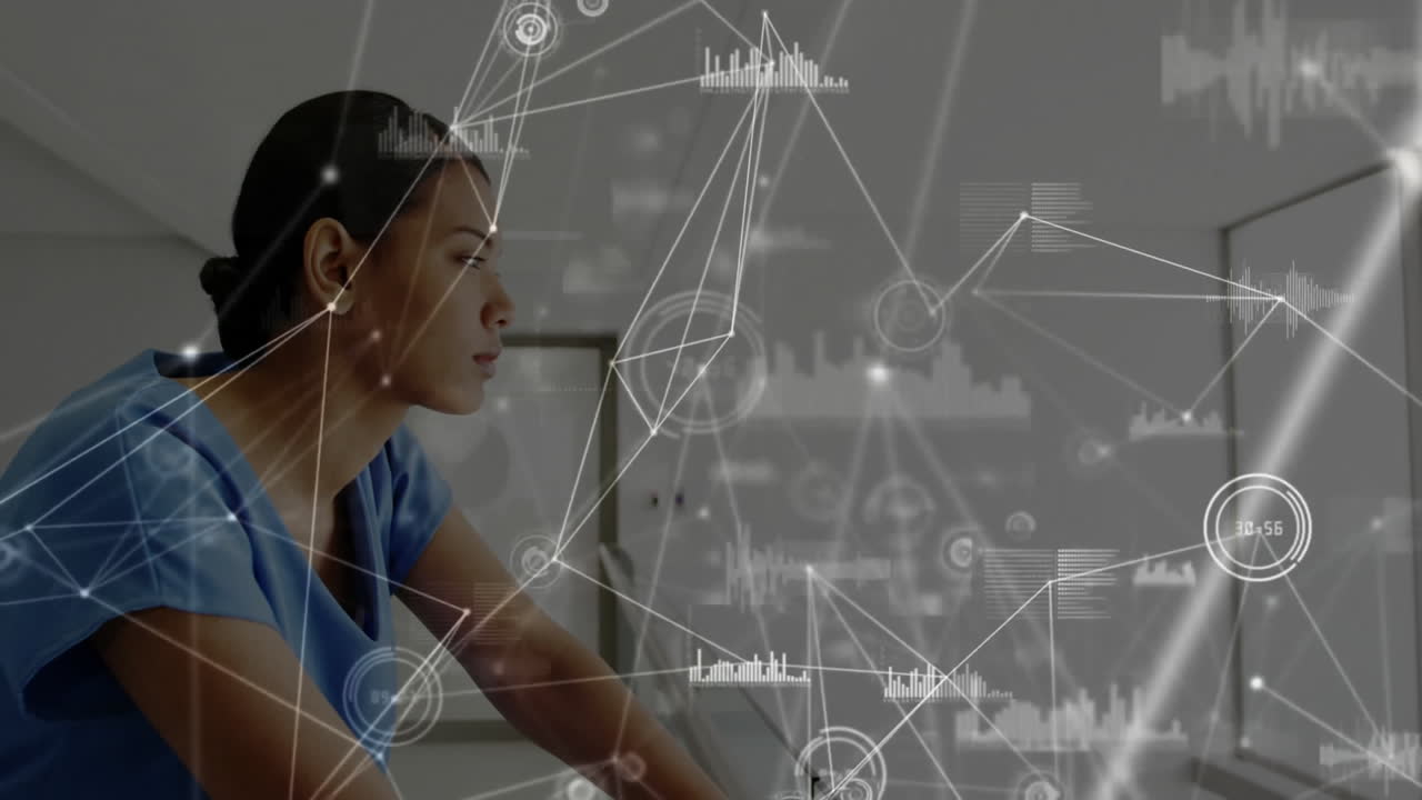 red de conexiones y animación de procesamiento de datos sobre la mujer que trabaja en la oficina