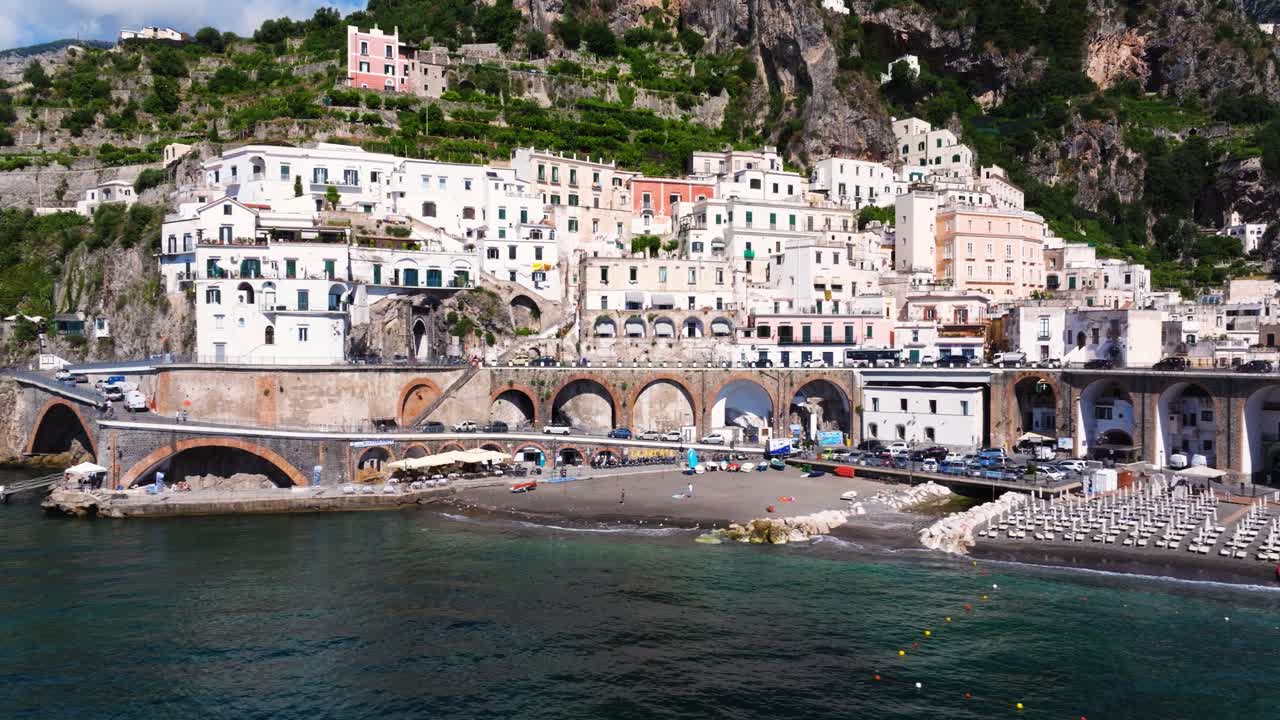atrani, en la costa de amalfi, en italia