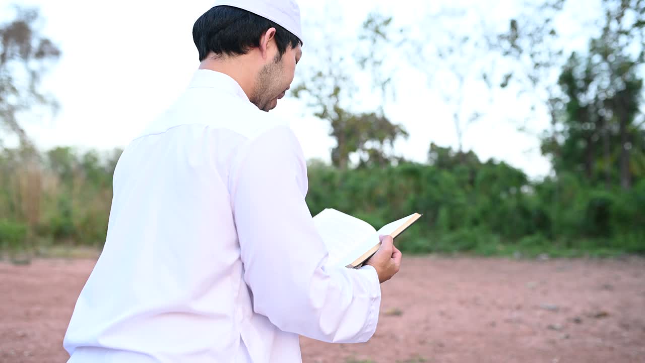 실루 젊은 아시아 무슬림