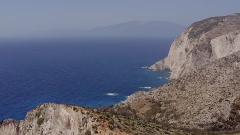 Antenne---Küste-Von-Zakynthos-In-Der-Nähe-Von-Shipwreck-Beach